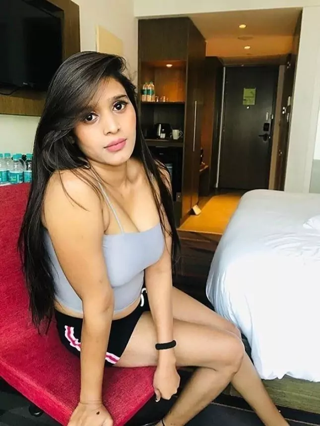 कॉल गर्ल्स सर्विस  तिरुक्कलुकुंद्रम